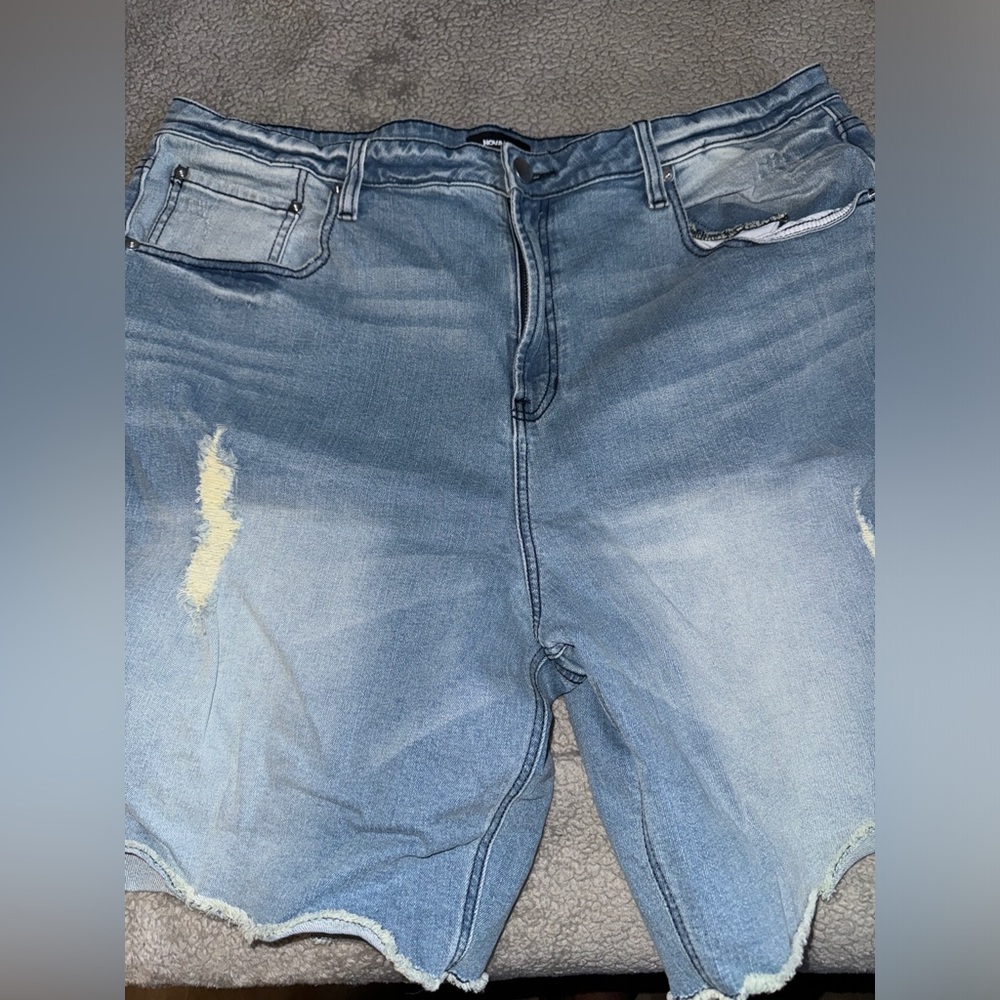 Men’s forever 21 shorts worn once size 42